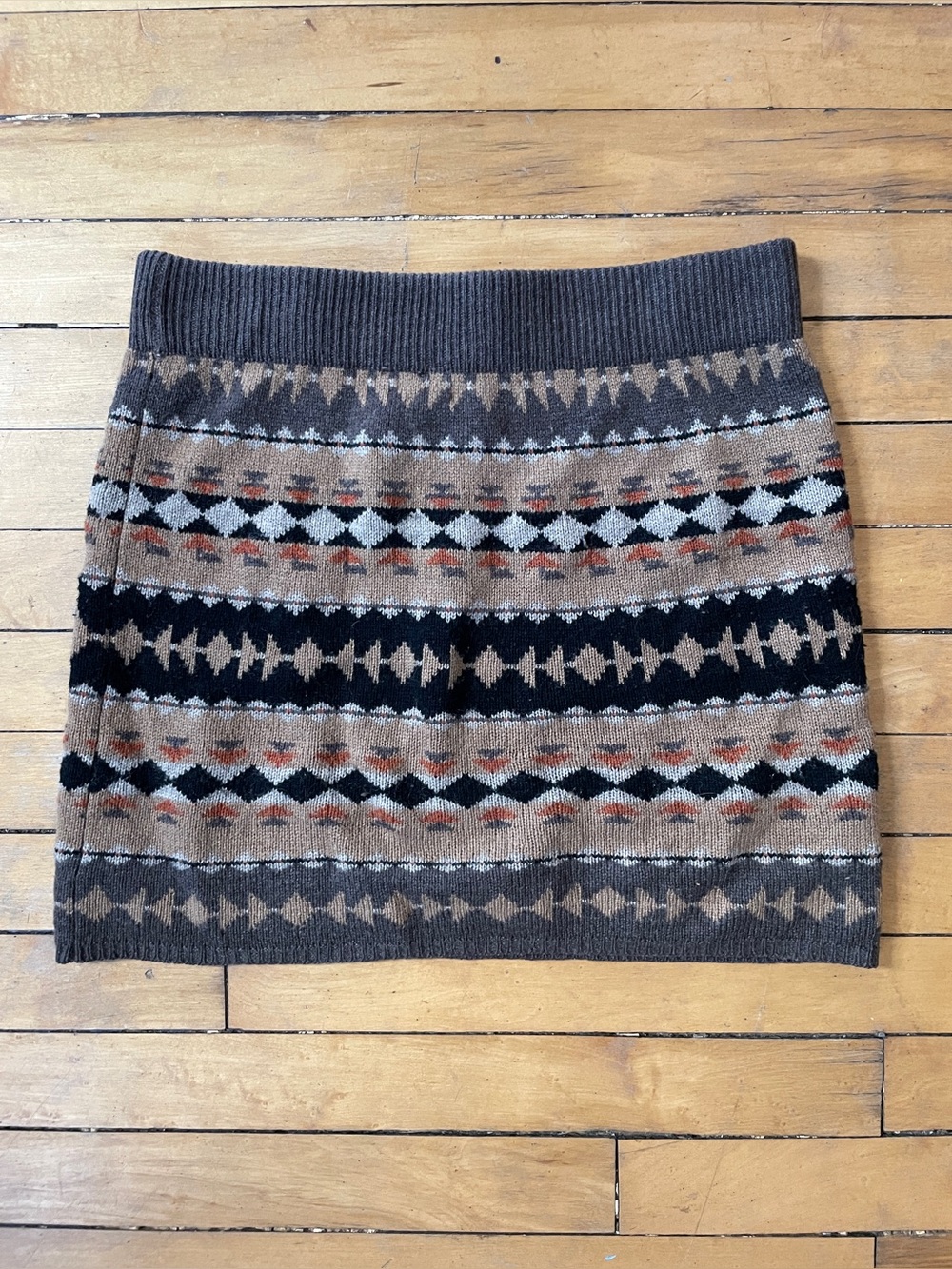 MODA | Knit mini skirt